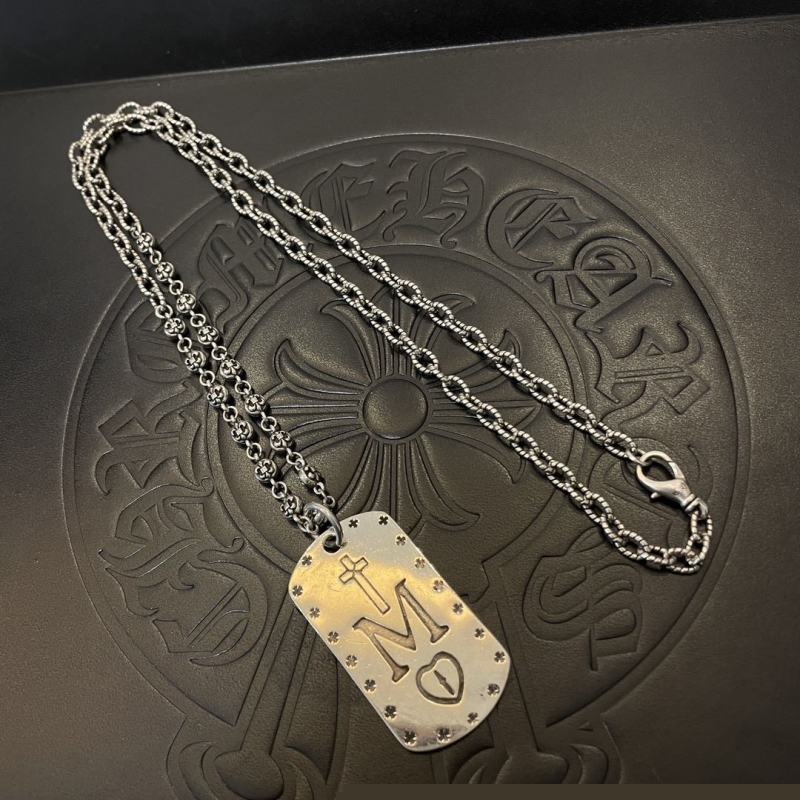 Ch**me He**ts necklaces